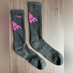 Black & Pink Nike Dri-Fit Cotton Cushioned Crew Socks
